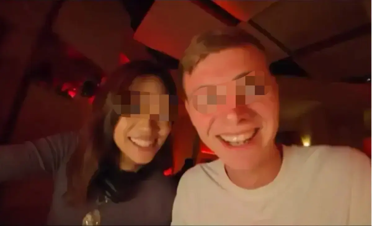 《西安麻辣烫女孩》HD高清完整版在线看-海外UP主西安夜游意外纪录《西安麻辣烫女孩》全片首次公开-镜头外真实反应