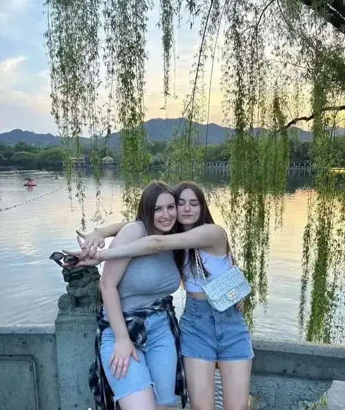 《艾玛马克斯的屈服》高清完整版免费观看-啄木鸟系列电影《艾玛马克斯的屈服》未删减-1080P画质国语中字在线播放