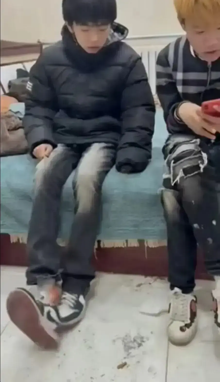 《校园轻奢男孩原视频》未删减版1080P超清画质-校园轻奢男孩事件全过程视频完整回放-轻奢二人组免费在线观看无广告
