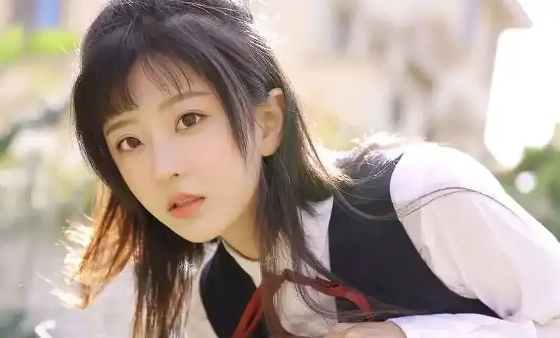 美国电影《美丽小蜜桃》全集高清免费观看-1978艺术片《美丽小蜜桃》未删减版在线播放-HD画质无广告不卡顿